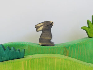 Hase klein sitzend